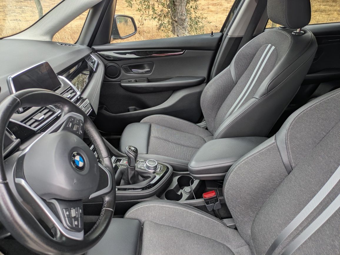 BMW 216d Active Tourer| Sport Line | Nacional | Revisões na Marca