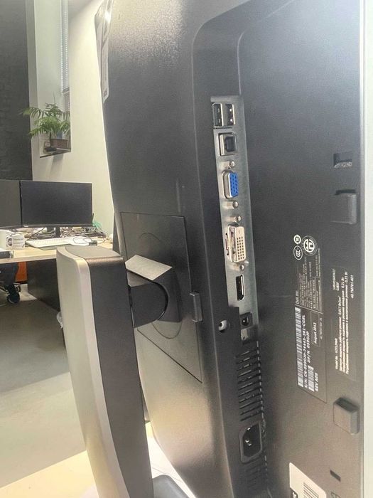 Dell U2412Mb 24 дюйми ідеальний для офісу та дому є 60 шт