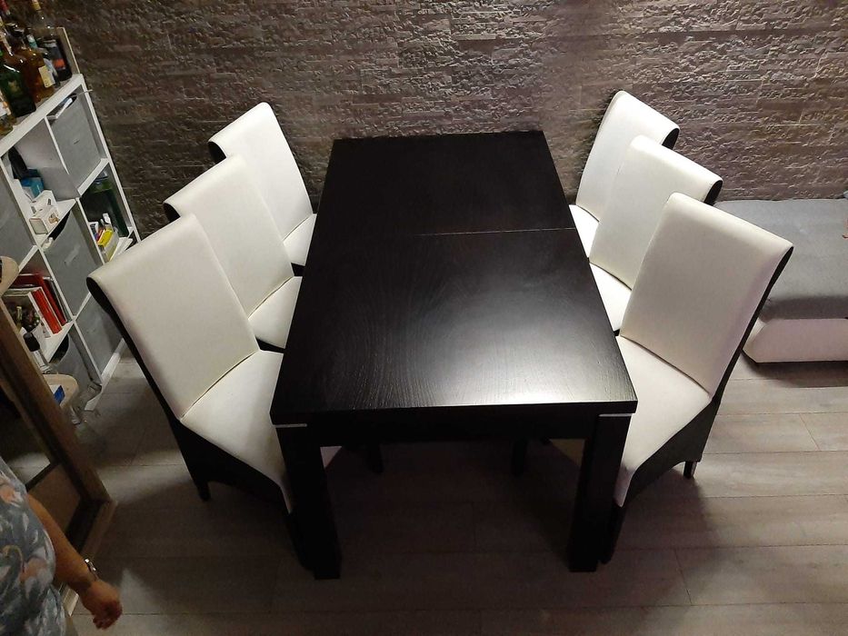 Rozkładany stół z 6 krzesłami