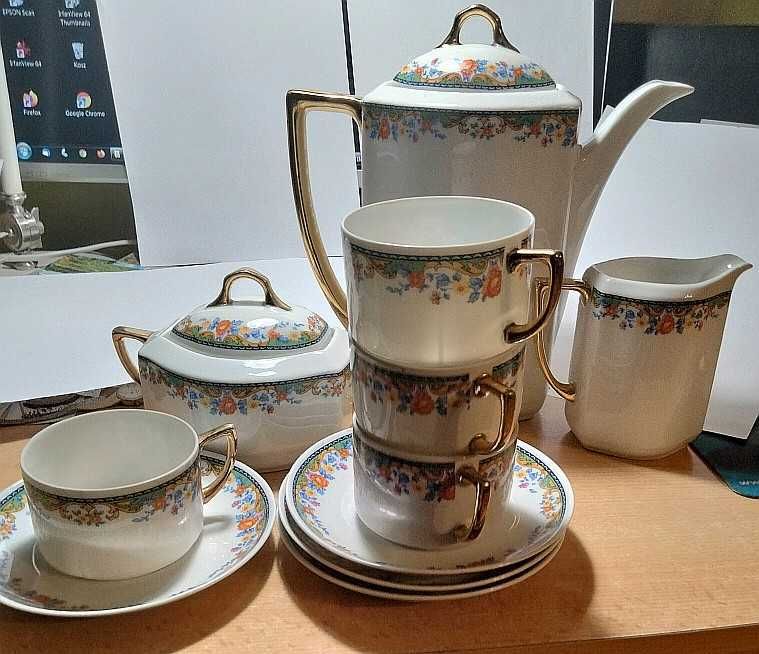 Ćmielów .Piękny serwis kawowy na 4 os .Porcelana  przedwojenna