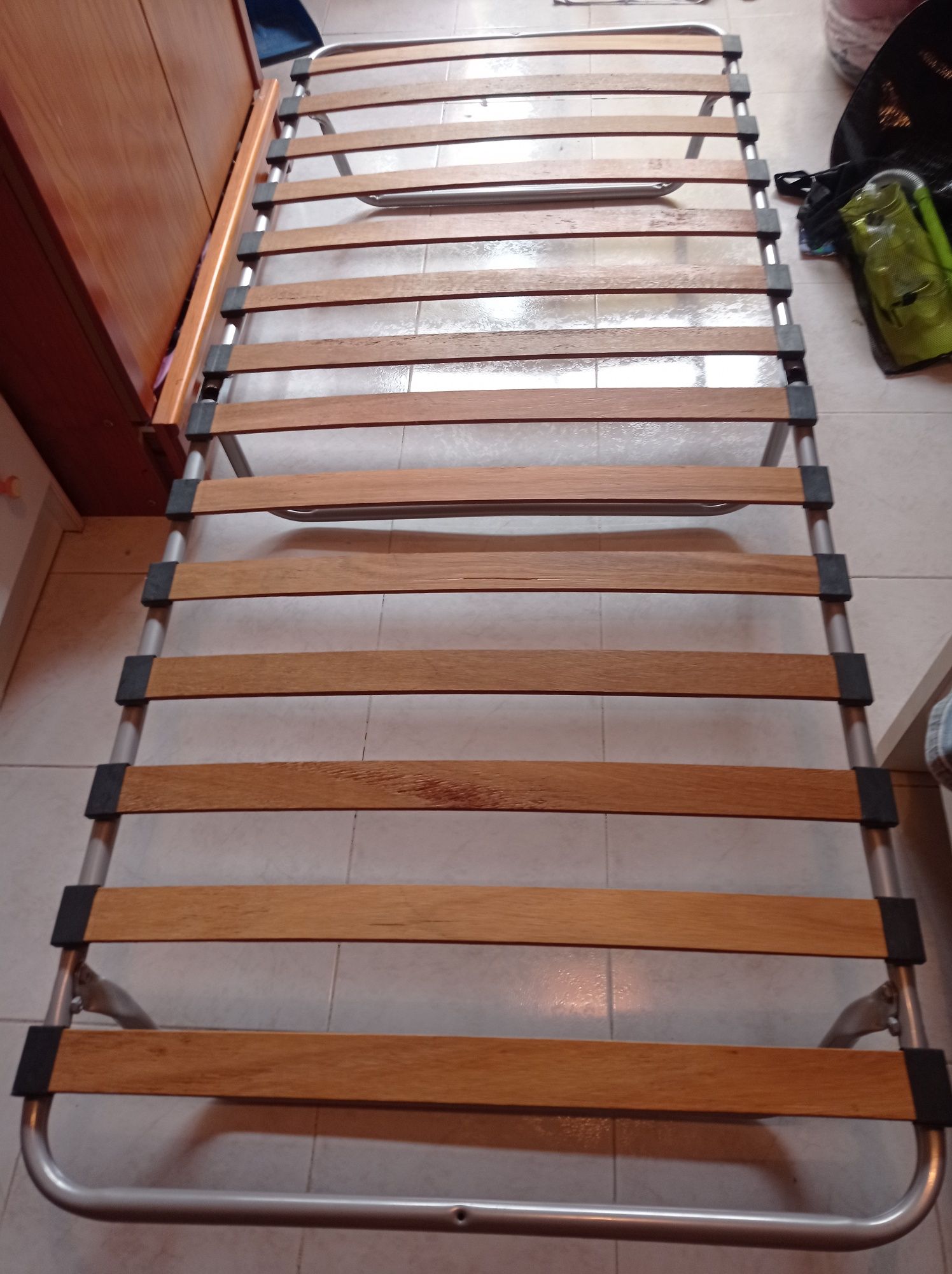 Cama Dobrável de Solteiro