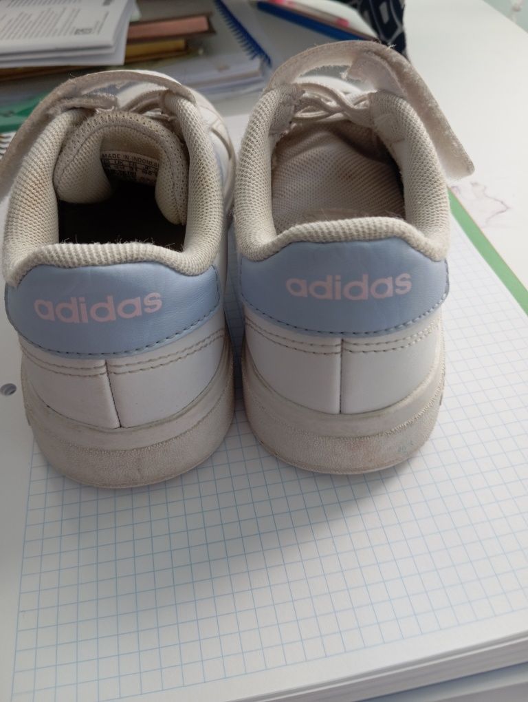 Adidasy 31 oryginalne dla dziewczynki