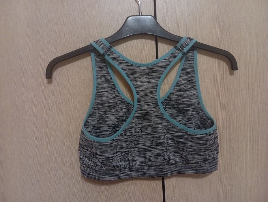 Жіночий спортивний топ