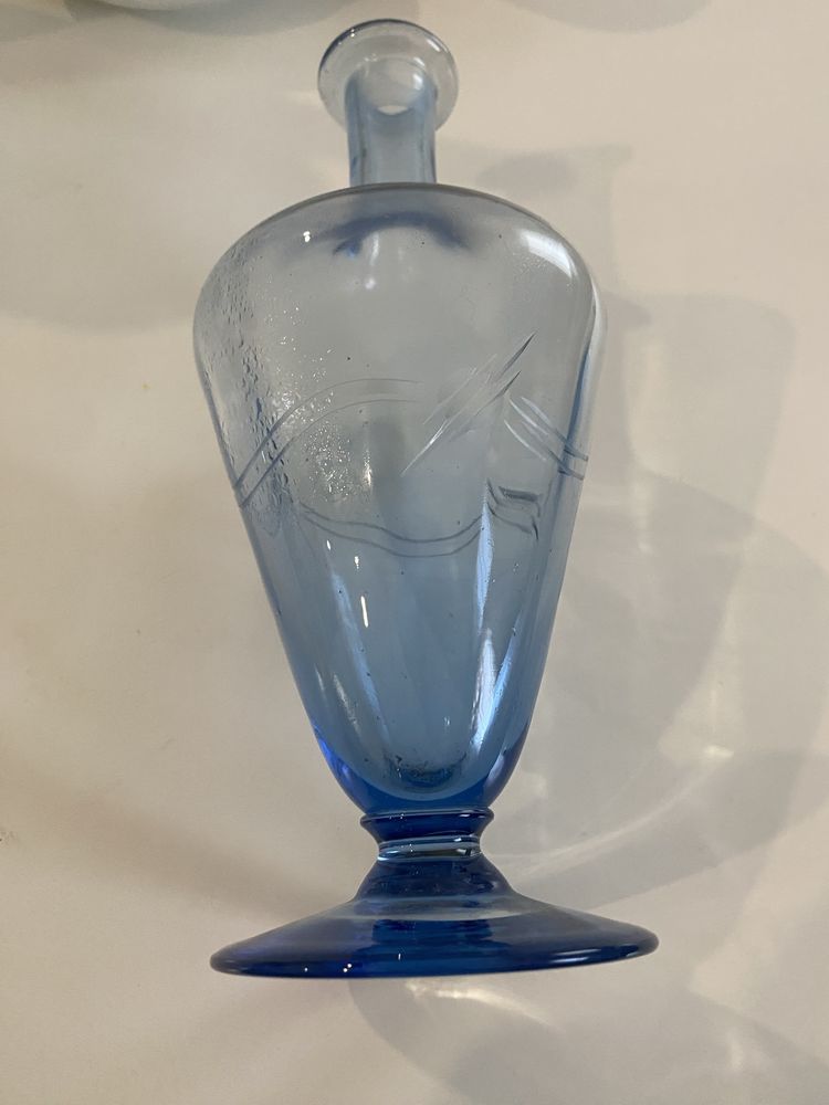 Garrafa de vidro azul