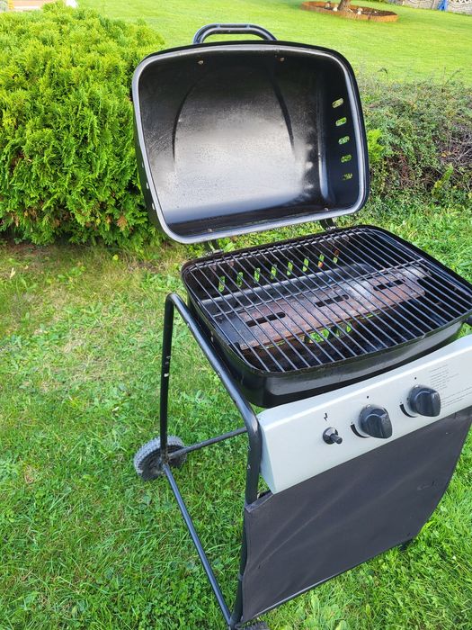 Gril gazowy przenośny na kółkach