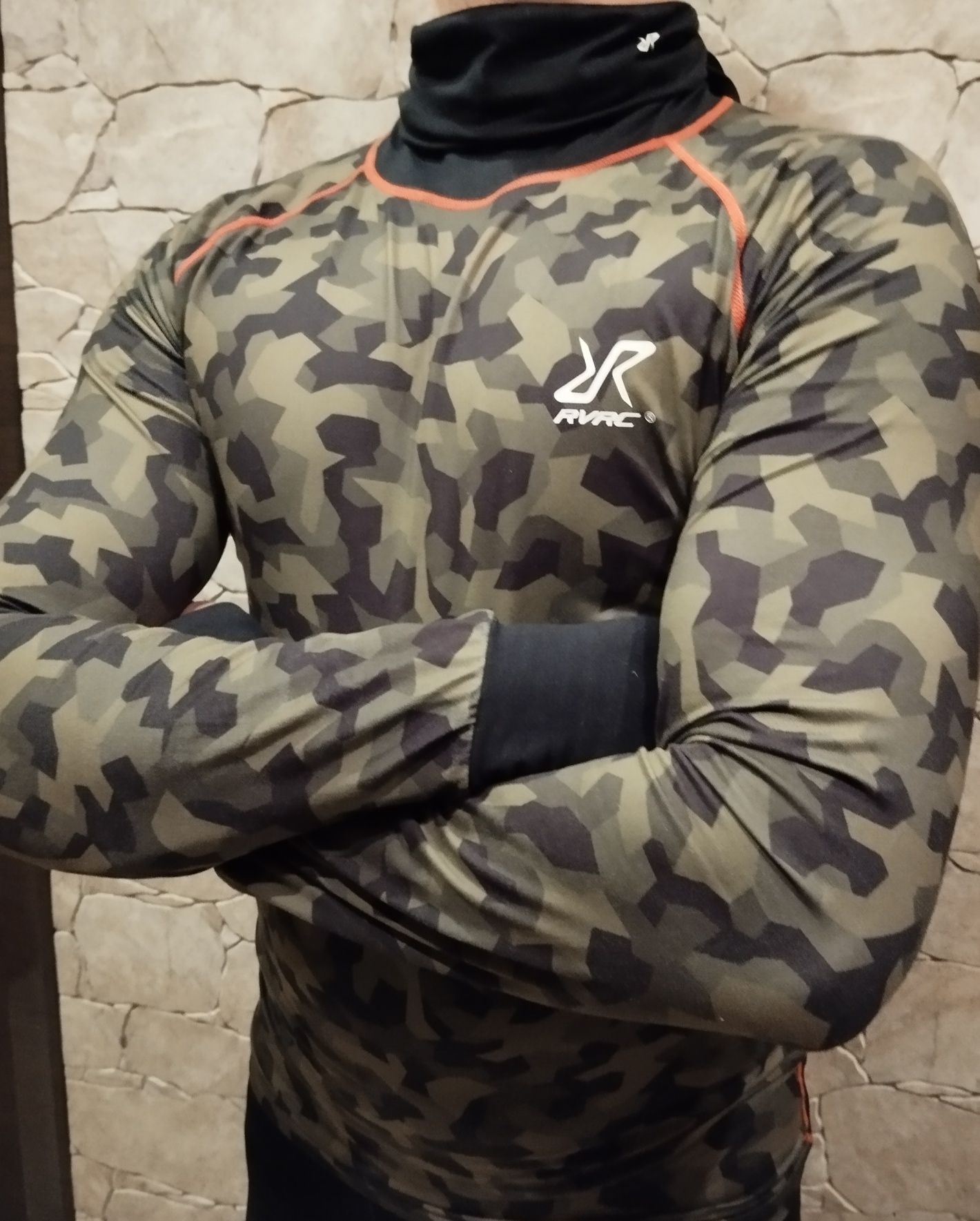 Komplet termoaktywny RevolutionRace Sneaky Balaclava Camo M