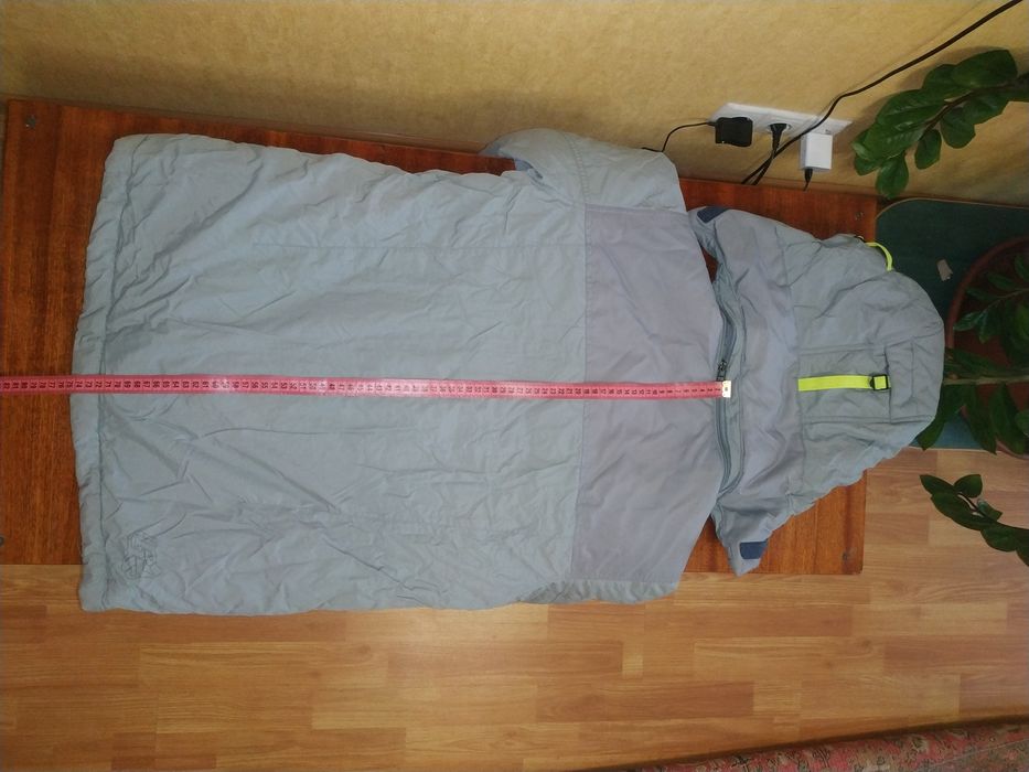 Продам пуховик на мальчика