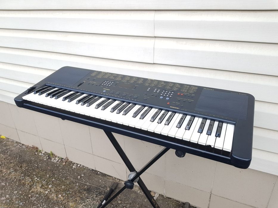 Синтезатор TECHNICS KN650, KN470, на 61 клавішу, б/у з Німеччини