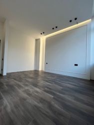 Продам двокімнатну квартиру в новобудові в центрі