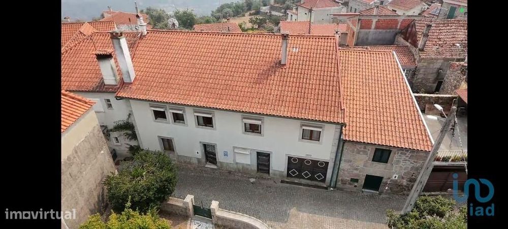 Casa / Villa T6 em Infias de 390,00 m2