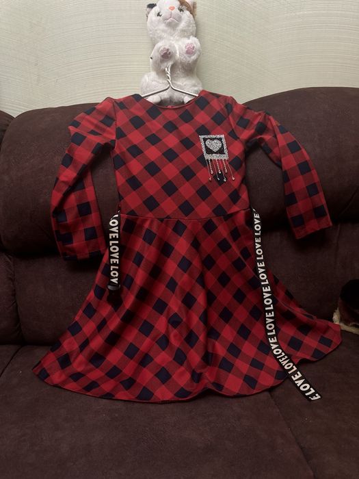 Сукні на прокат та можливо з подальшим викупом.Дрес кодові та звичайні