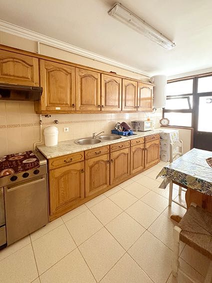 Apartamento T2 na Amorosa com garagem e terraço
