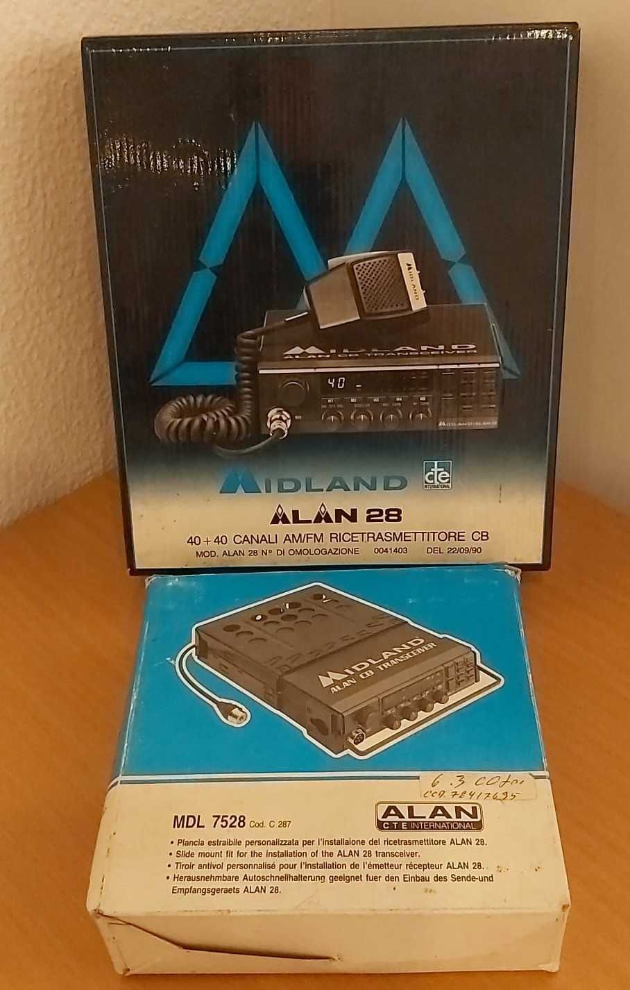 Rádio CB MIDLAND ALAN 28 com gaveta.