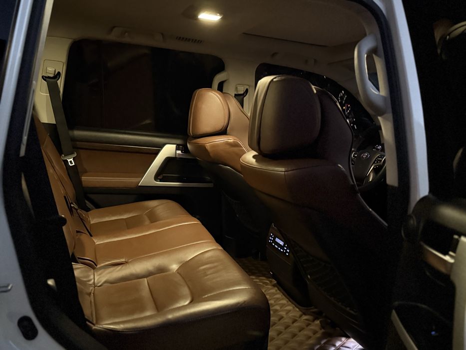 Toyota Land Cruiser 200 2016 v8 diеsel