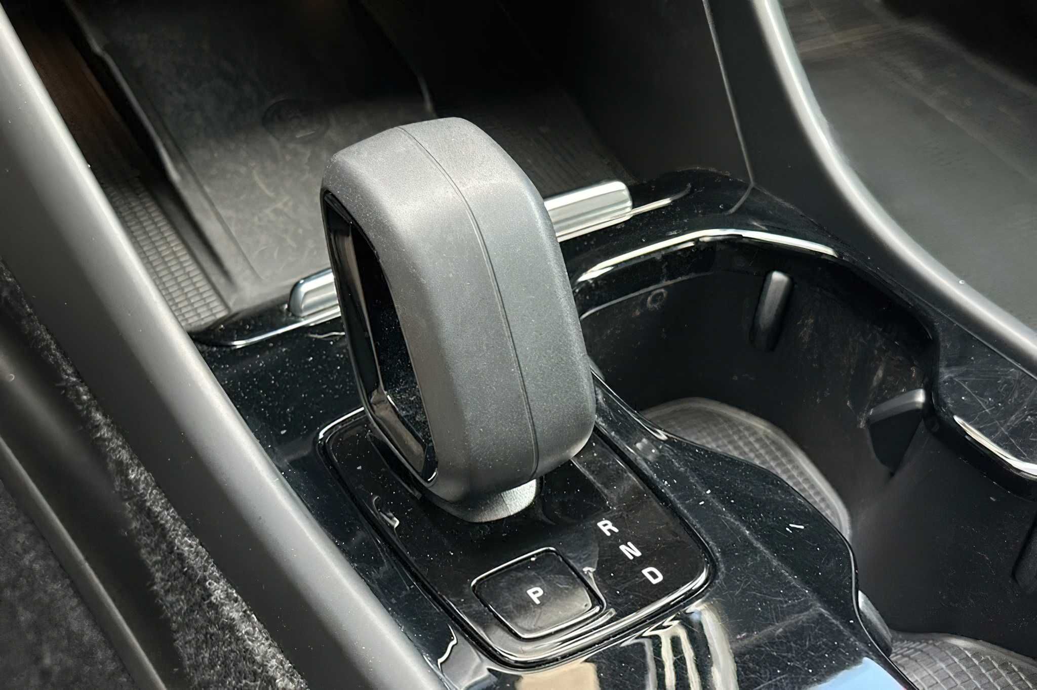 Volvo C40    2022