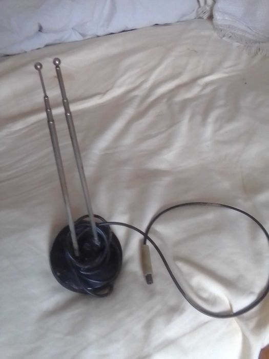 Антена кімнатна для телевізора