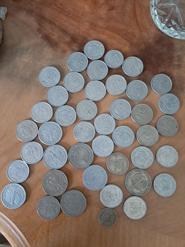 Monety banknoty znaczki