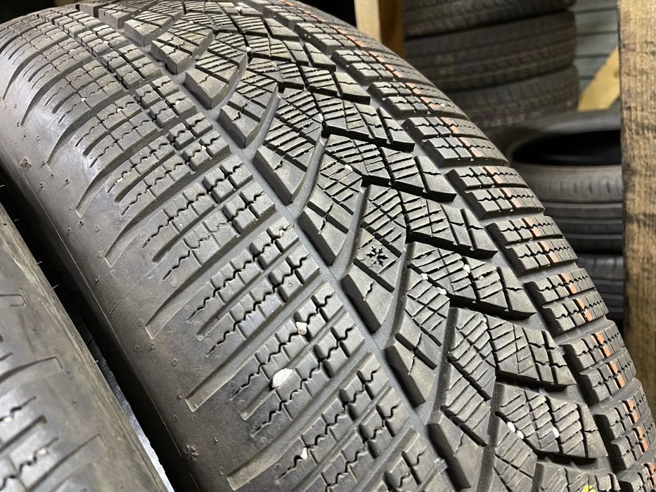 Шини зима 235/60R20 GOODYEAR UG Perfomance 2шт 23рік