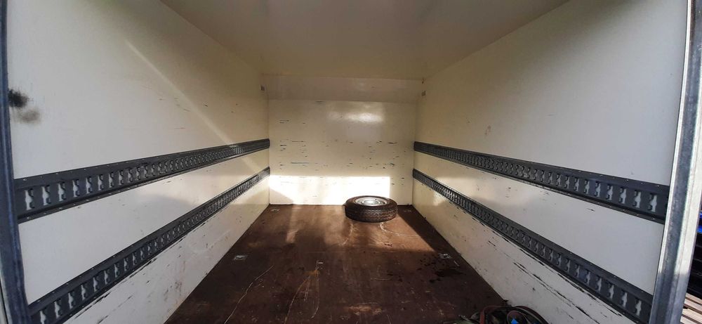 Przyczepa zamknięta dwuosiowa TOMPLAN – świetny stan!