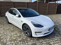 Tesla model 3 2022року