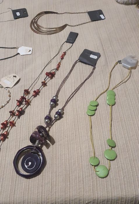 Colares novos, vários modelos