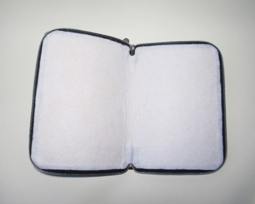 Czarne etui na tablet pokrowiec ze skóry