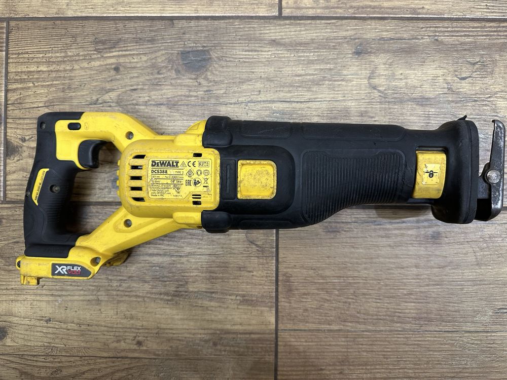 Piła szablasta, pilarka szablowa DeWalt FlexVolt DCS388