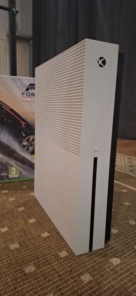 Konsola XBOX ONE S 1TB + 2 pady, STAN IGŁA