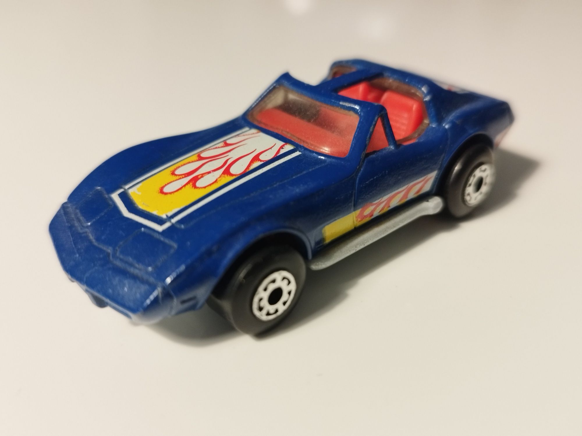 Matchbox Corvette niebieski Siku HW