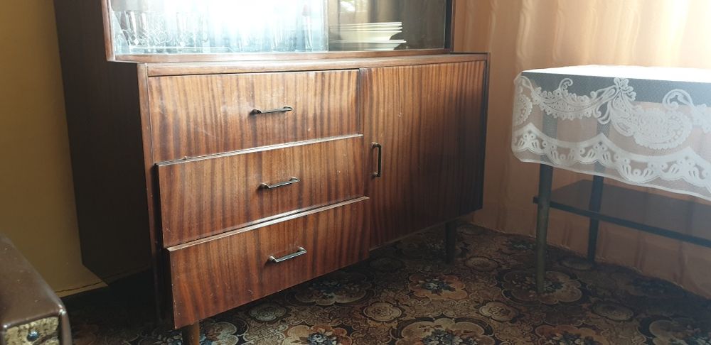 Ozdobna witryna na wysoki połysk