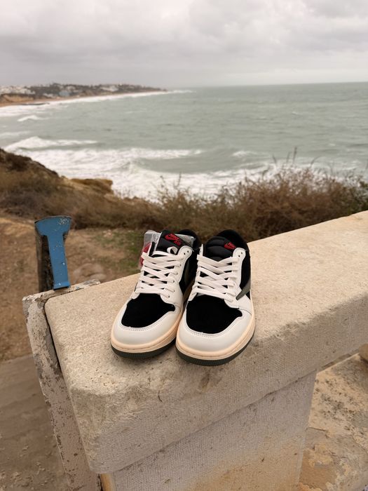 Jordan 1 x Travis Scott