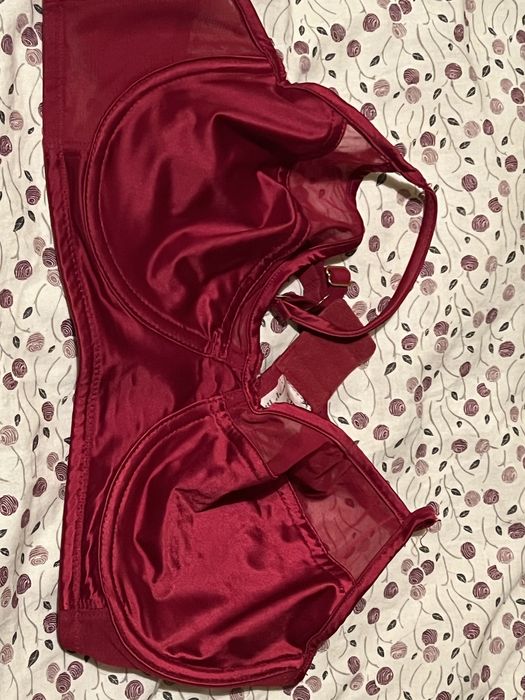 Biustonosz satynowy czerwony 75D