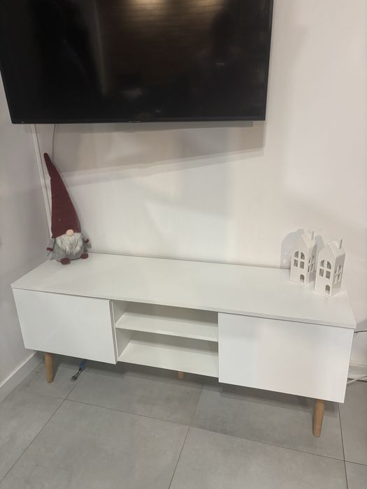 Szafka RTV pod telewizor biała połysk 140 cm