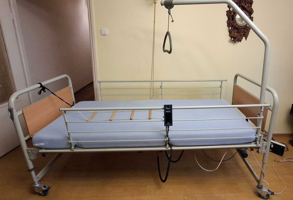 Łóżko rehabilitacyjne elektryczne Invacare