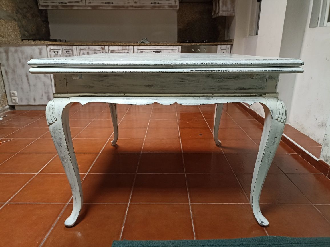 Mesa Queen Anne restaurada e 6 cadeiras