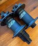 Komplet piast 110/15 + 148/12 Bontrager Rapid Drive 54
