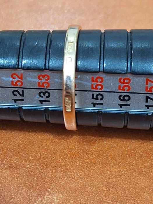 Pierścionek złoty ponadczasowy z turkusem pr.585