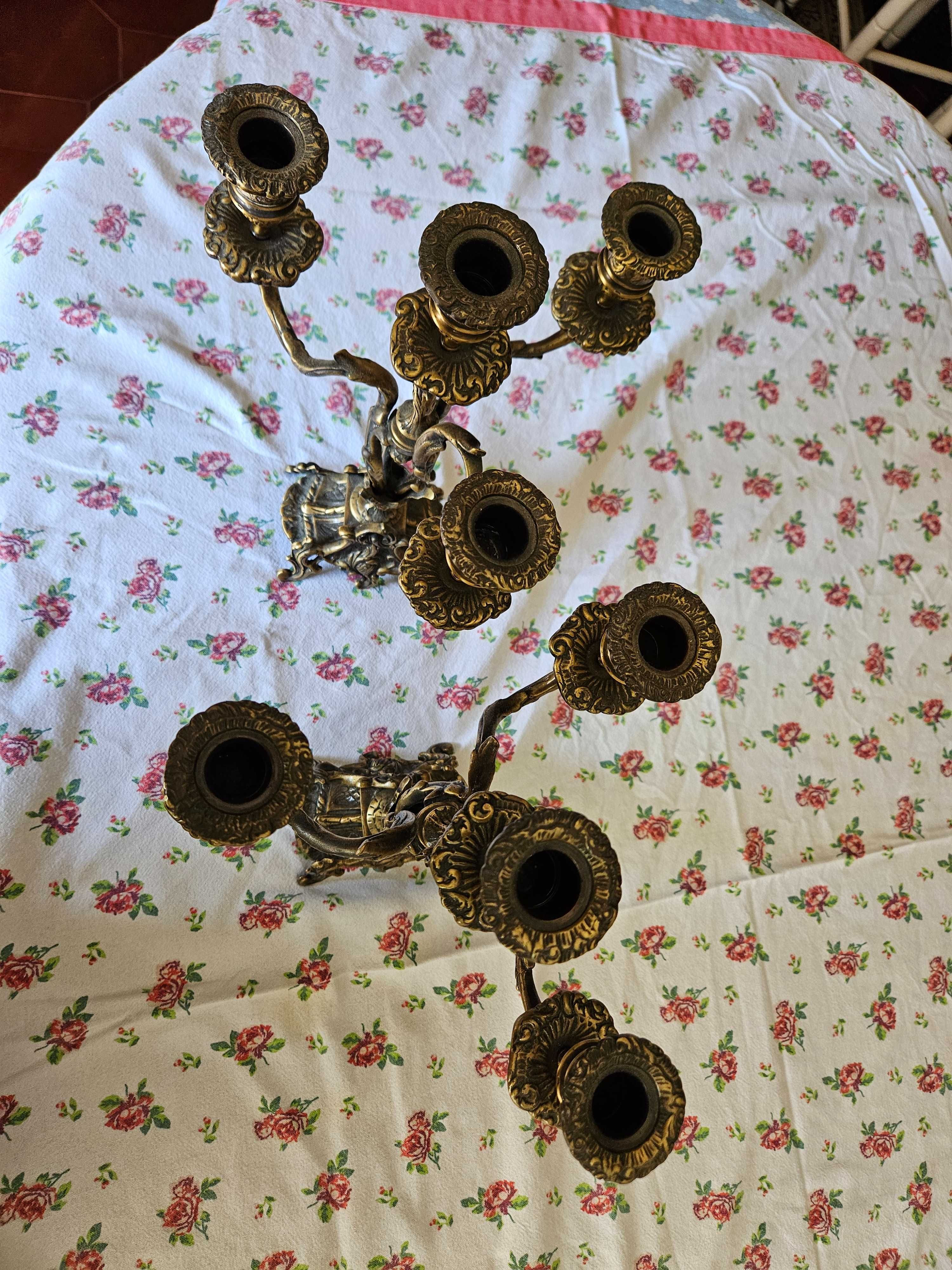 Castiçais de latão