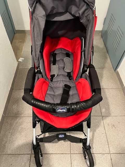 Carrinho Chicco Living com alcofa e malinha