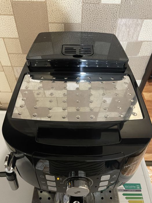 Кавомашина Delonghi Magnifica S 22.110 21.118 кавоварка Делонжі