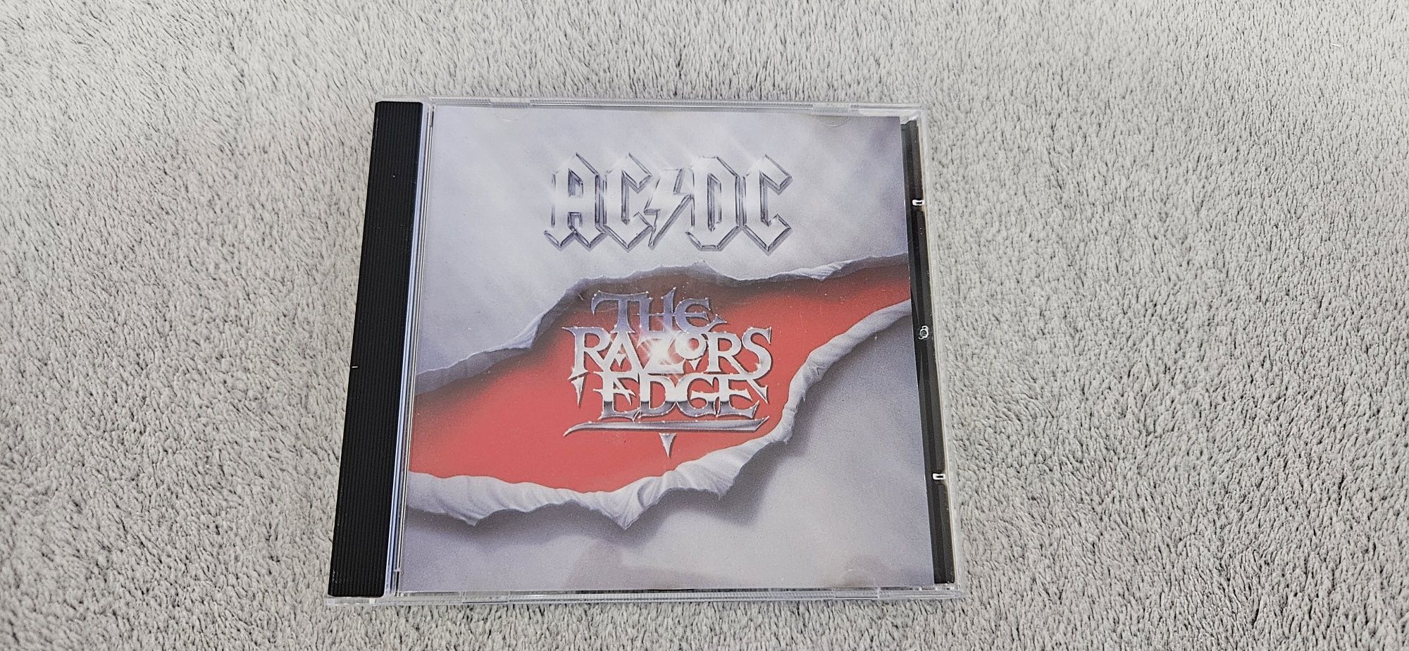AC/DC - The Razor Edge.