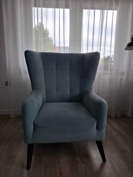 Duży Fotel uszak z firmy BRW wys. 104, szer. 91
