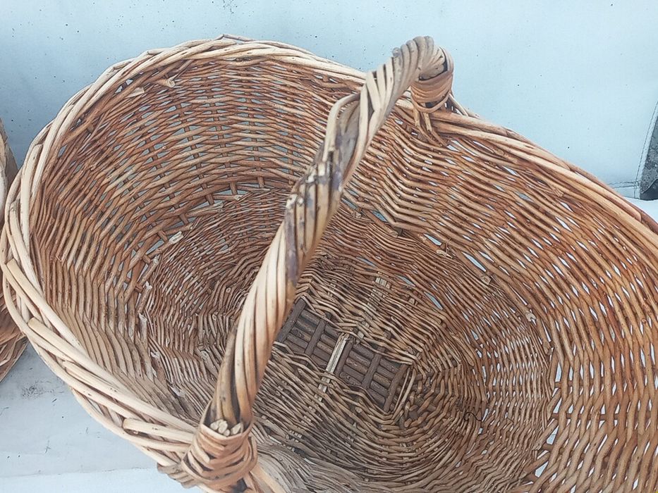 Продам корзинки из лозы.