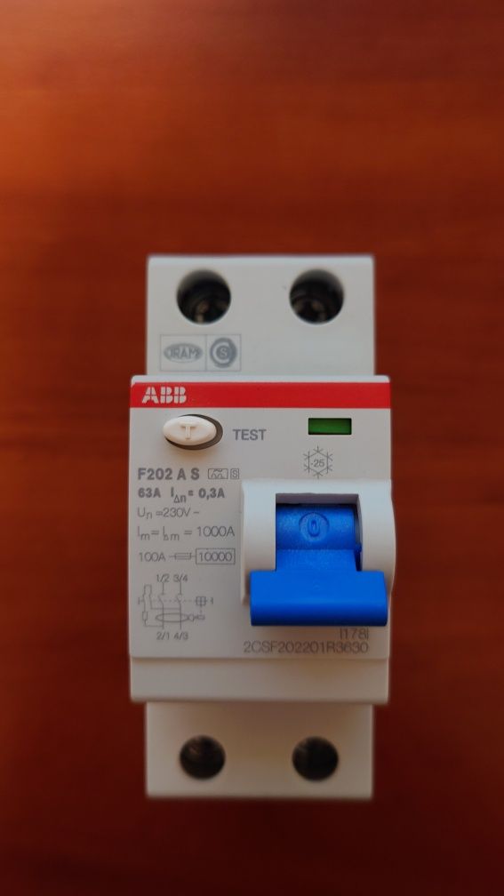 Селективний ПЗВ (УЗО) ABB F202 A S-63/0,3 2CSF202201R3630