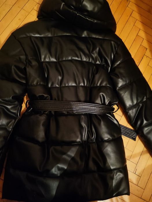 Stradivarius зимова куртка р.С (S)