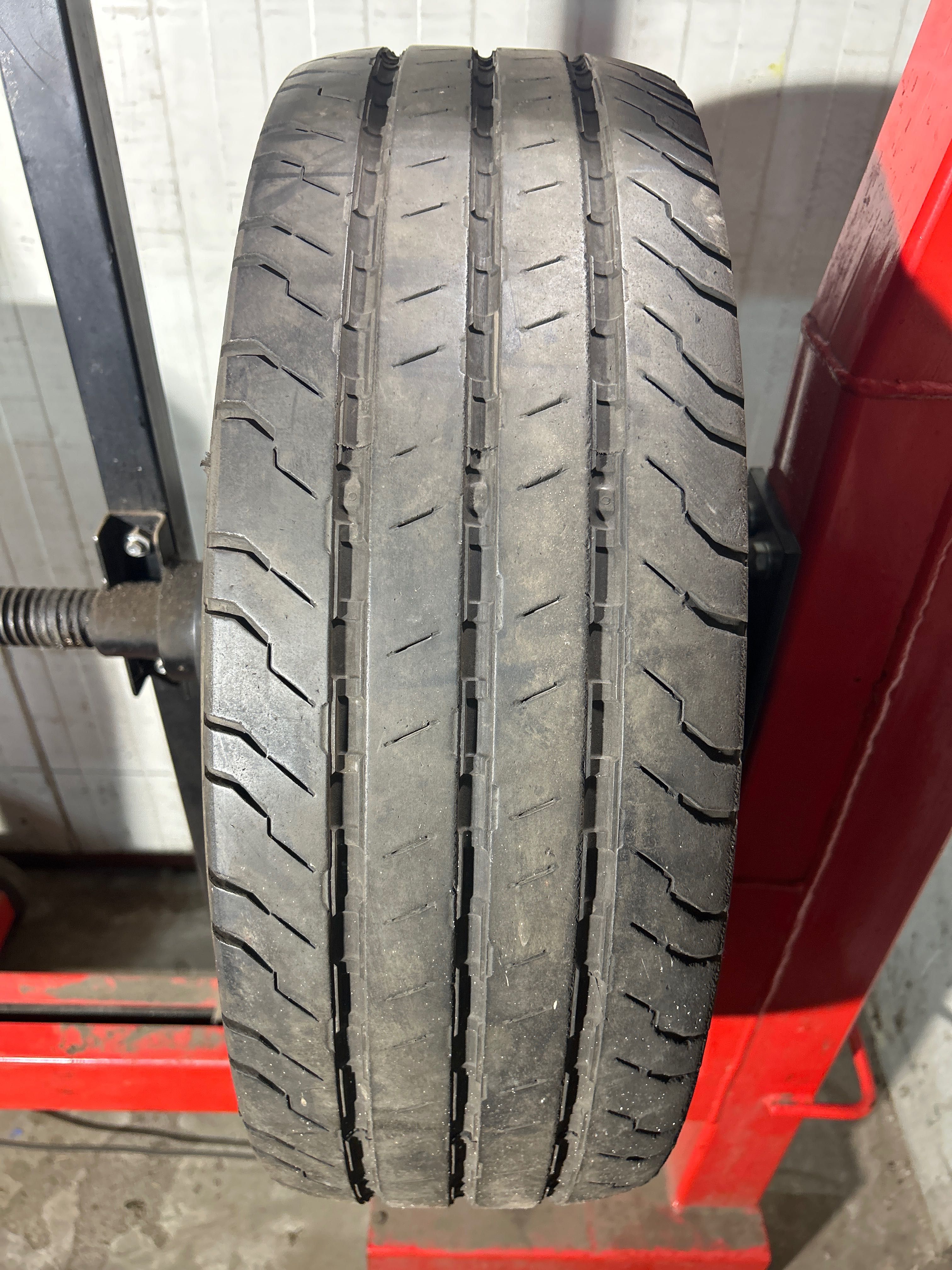 Continental ContiVanContact 100 215/70/15c 109/107S