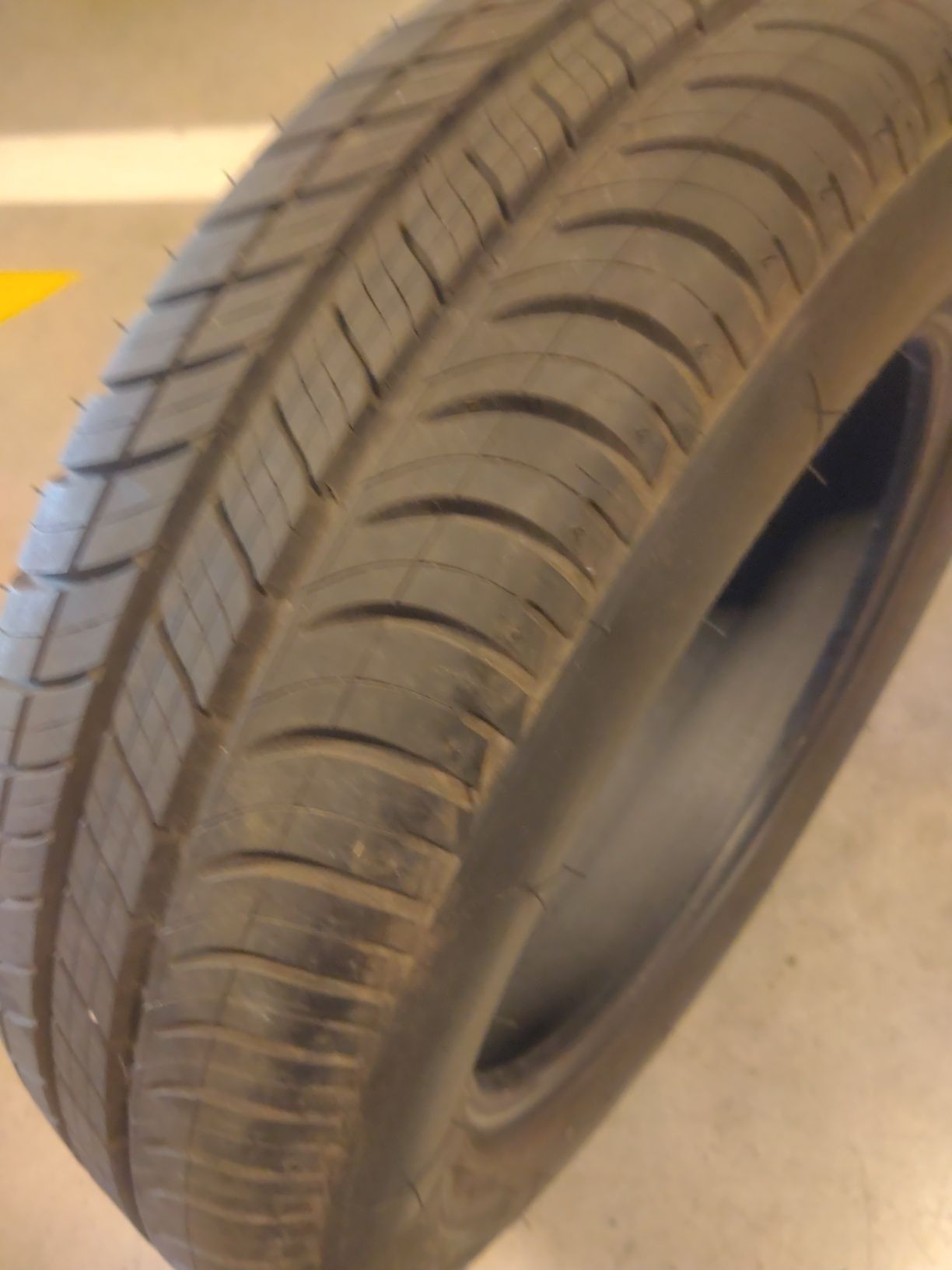 Pneu único 175 65 R15 84H Michelin