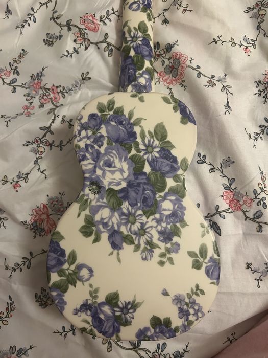 Ukulele wraz z futeralem