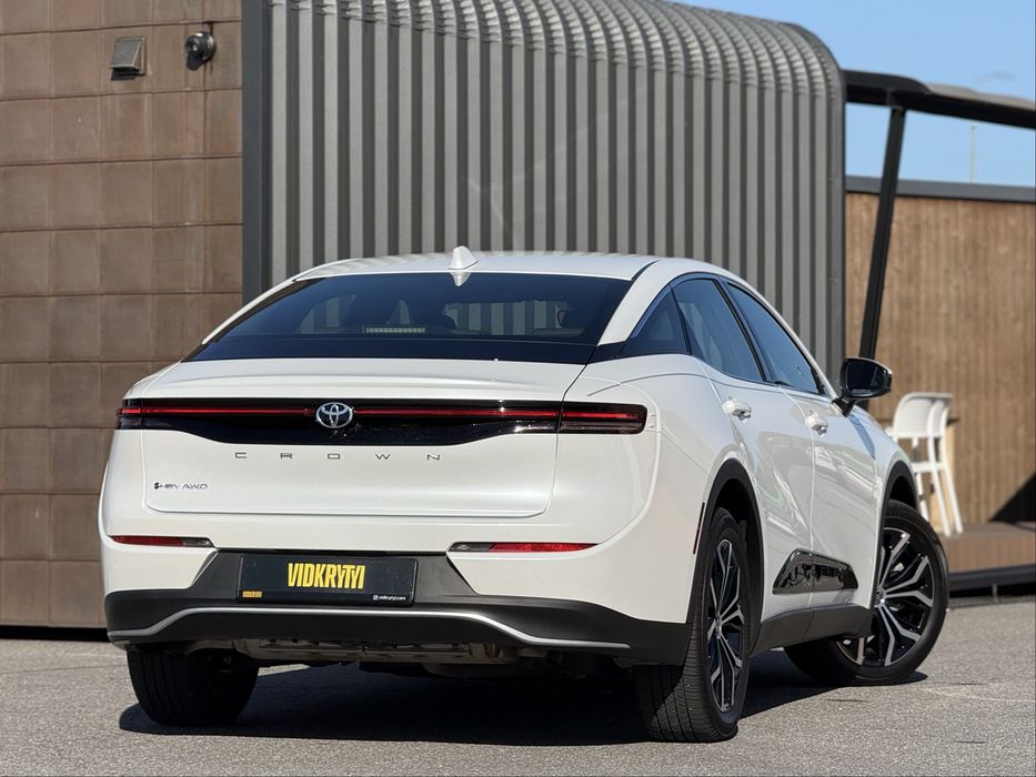 Toyota Crown, 2024 року, 2.5 гібрид, автомат, повний привід, 35т.км,