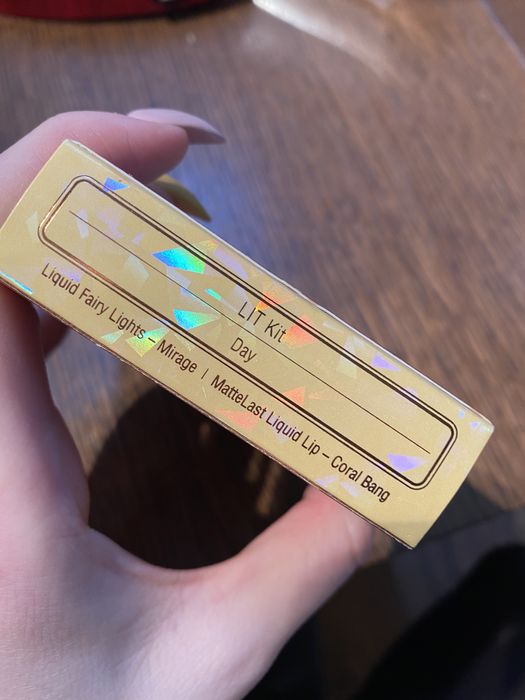 Zestaw błyszczyk i pomadka matowa